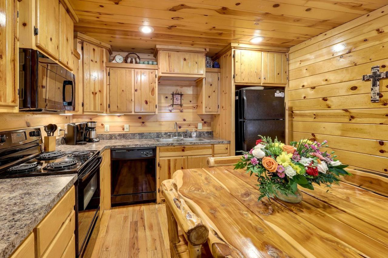 Broken Bow Rental Cabin With Hot Tub And Bar Екстериор снимка
