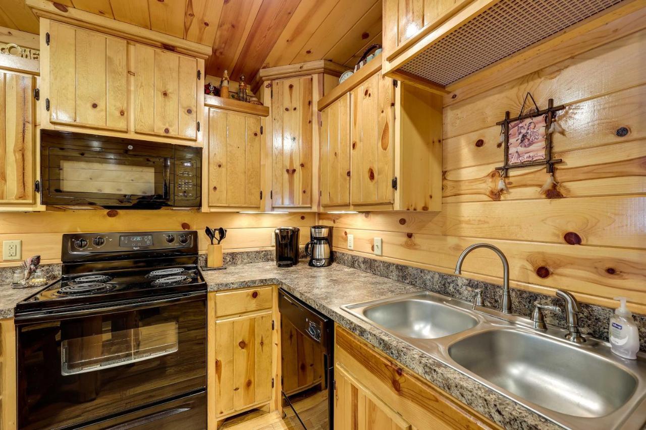 Broken Bow Rental Cabin With Hot Tub And Bar Екстериор снимка