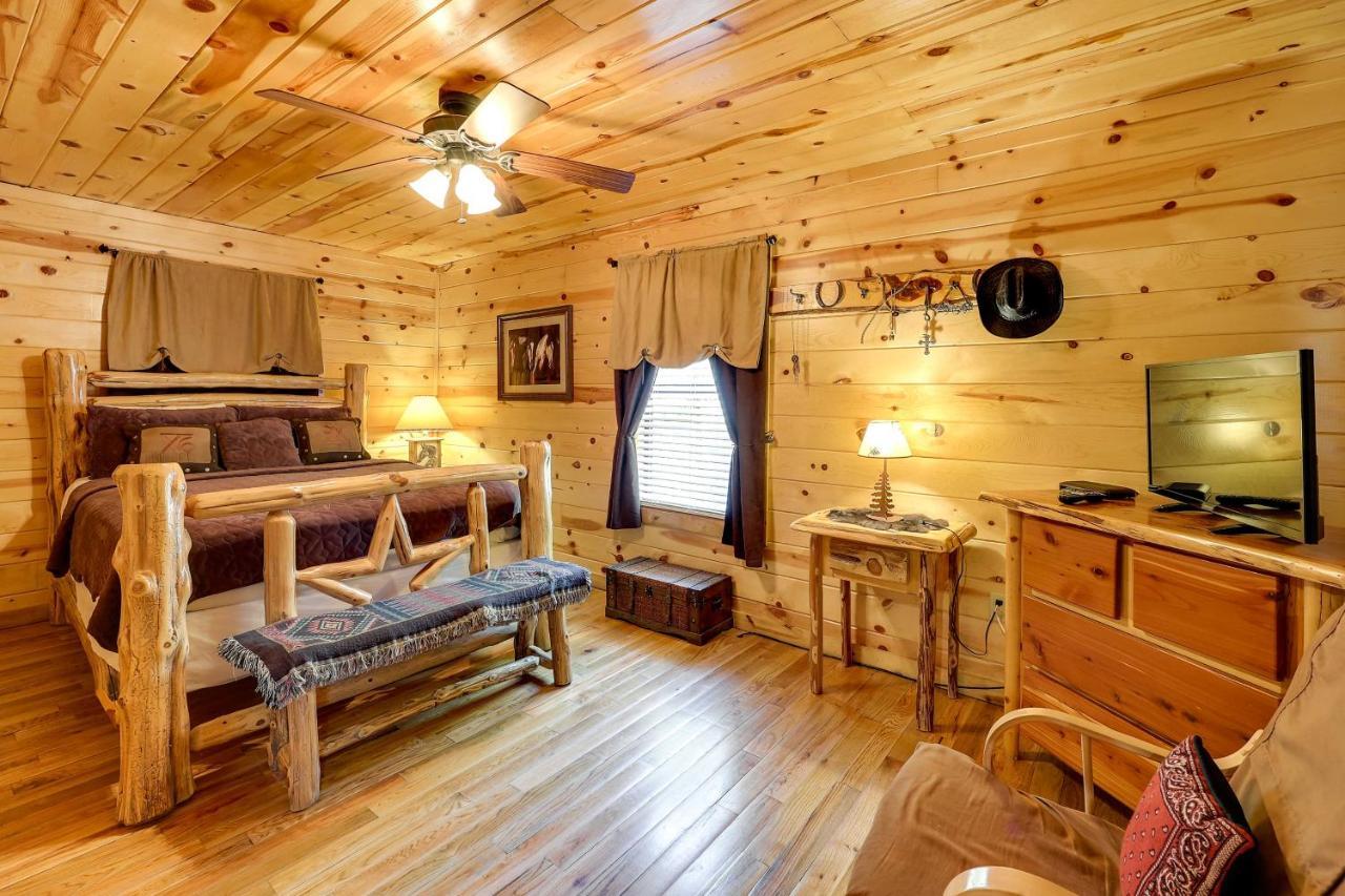 Broken Bow Rental Cabin With Hot Tub And Bar Екстериор снимка