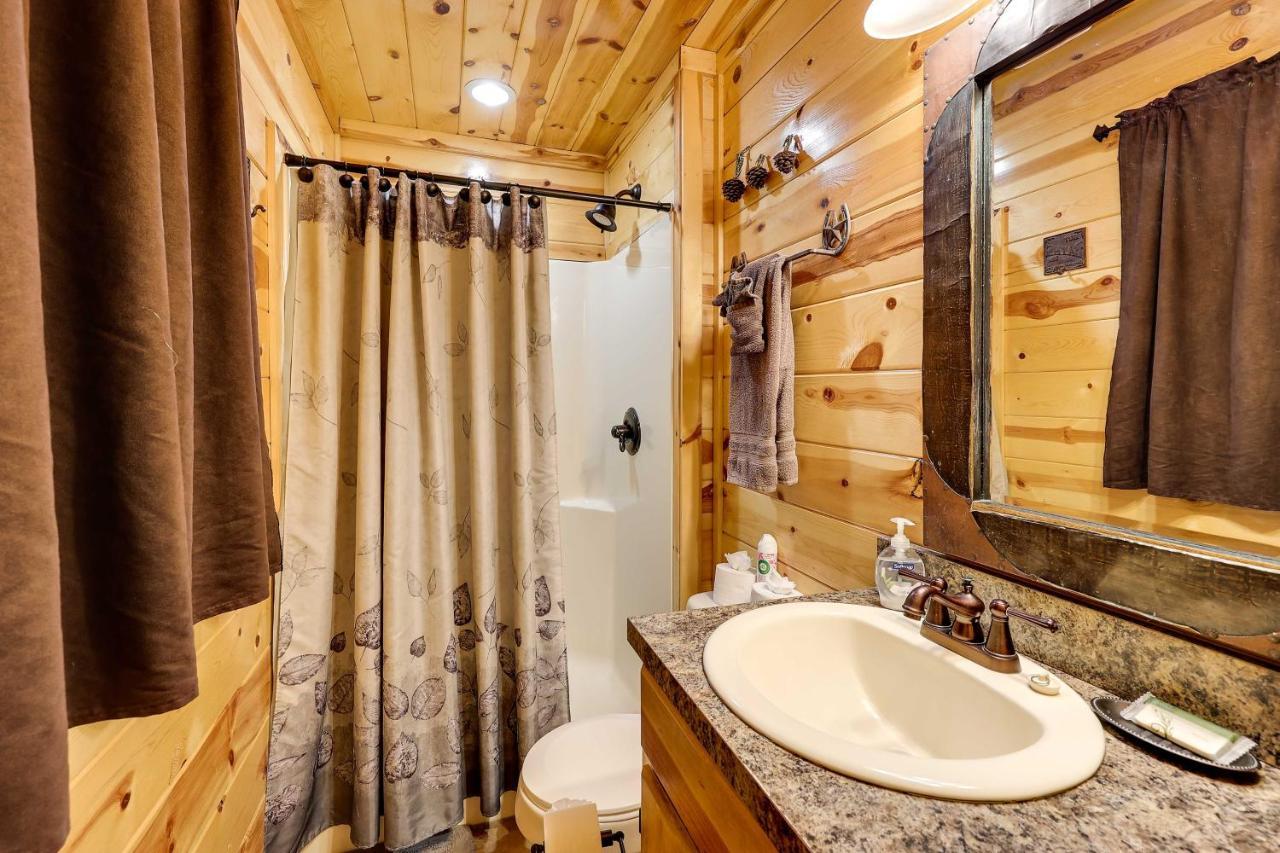 Broken Bow Rental Cabin With Hot Tub And Bar Екстериор снимка