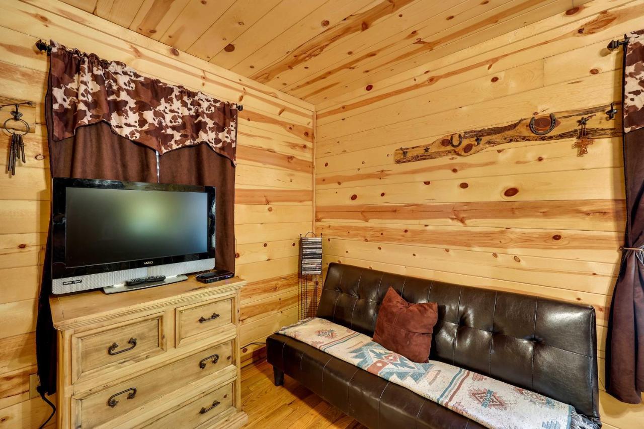 Broken Bow Rental Cabin With Hot Tub And Bar Екстериор снимка