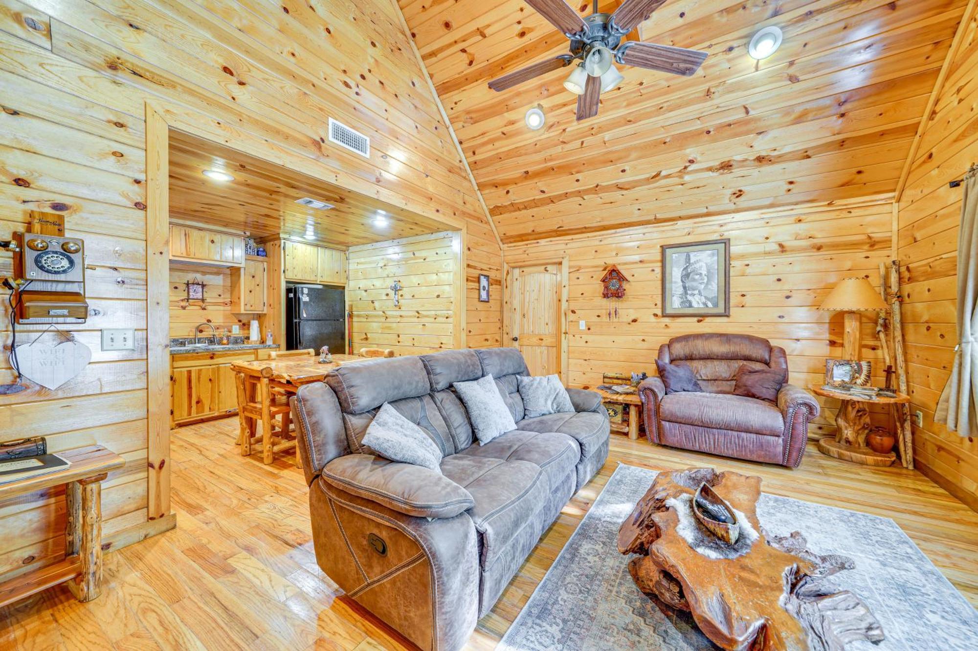 Broken Bow Rental Cabin With Hot Tub And Bar Екстериор снимка