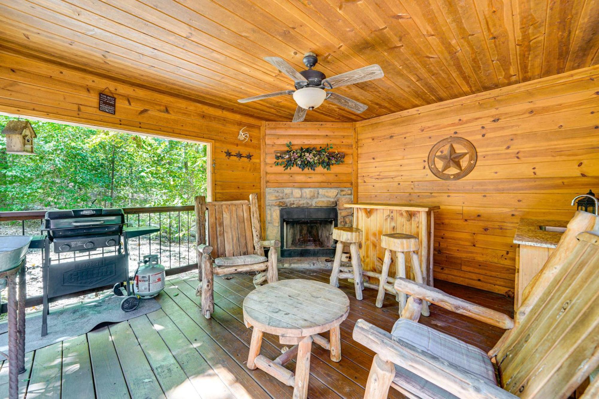 Broken Bow Rental Cabin With Hot Tub And Bar Екстериор снимка